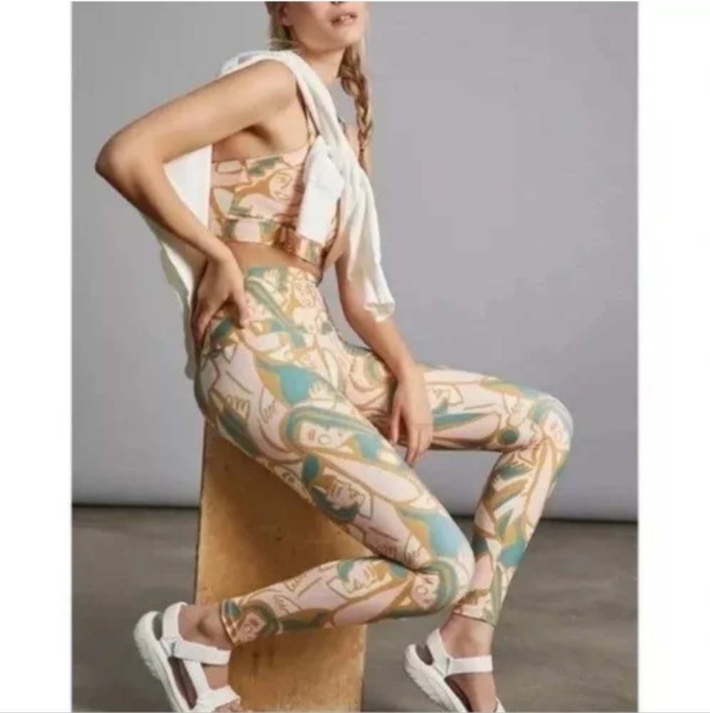 DAZEY LA Ani Print Figures Sports Leggings